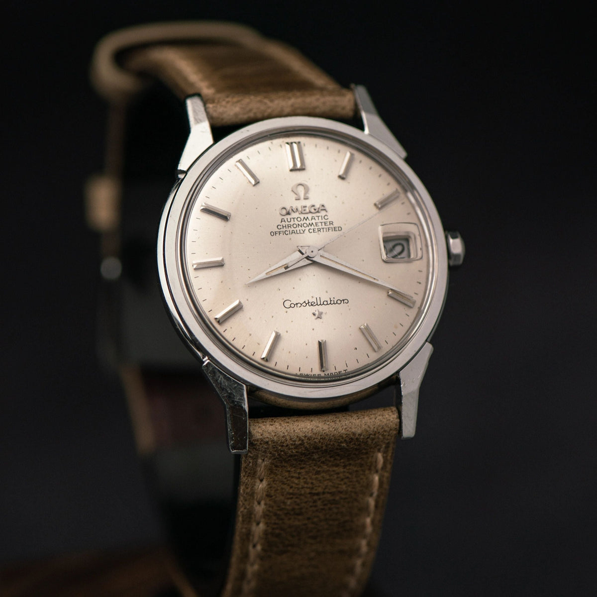 1967 OMEGA CONSTELLATION SUNBURST QUICKSET DOG-LEG CAL. 564 — imagen 3