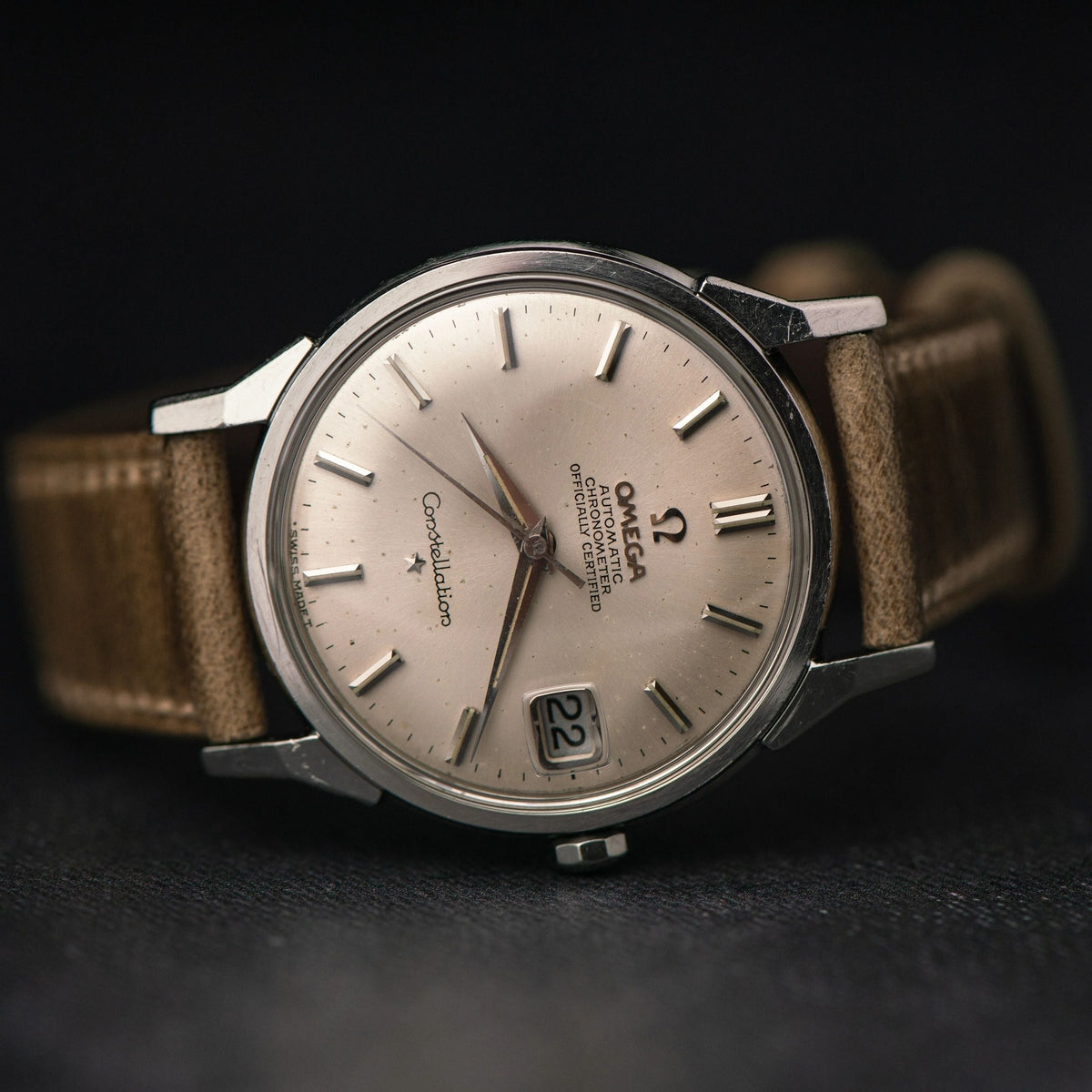 1967 OMEGA CONSTELLATION SUNBURST QUICKSET DOG-LEG CAL. 564 — imagen 6